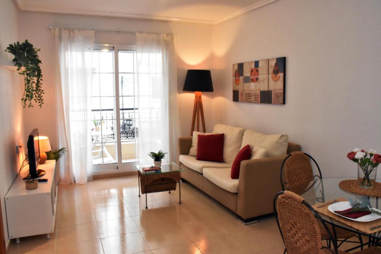 Beach Apartment Торевиеха Екстериор снимка