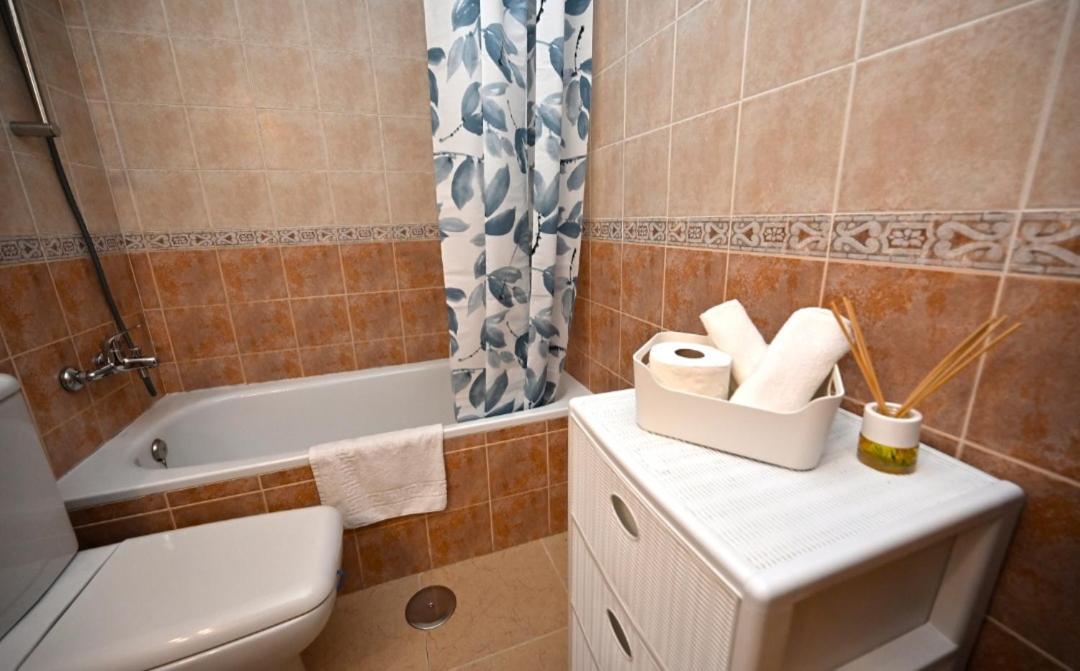 Beach Apartment Торевиеха Екстериор снимка