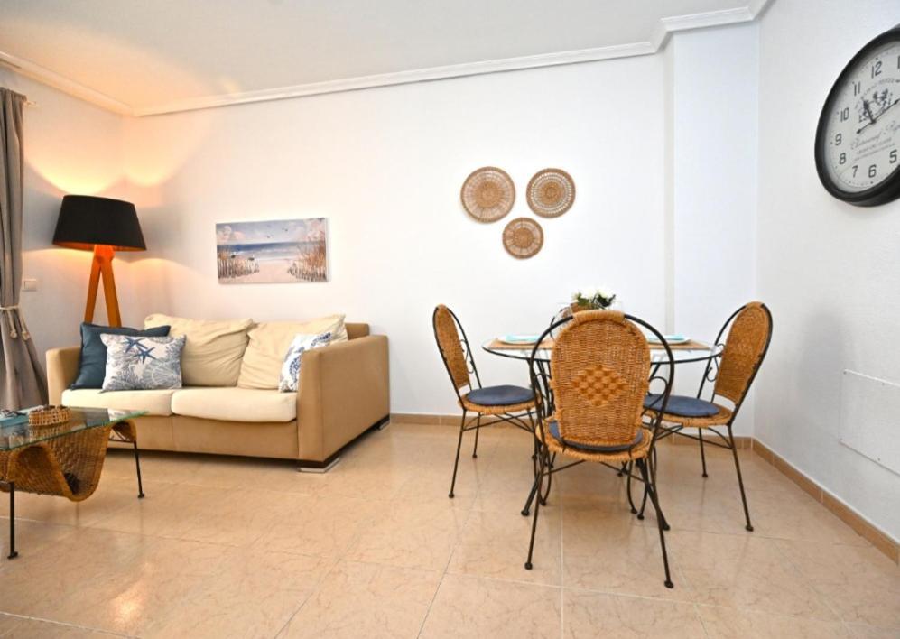 Beach Apartment Торевиеха Екстериор снимка
