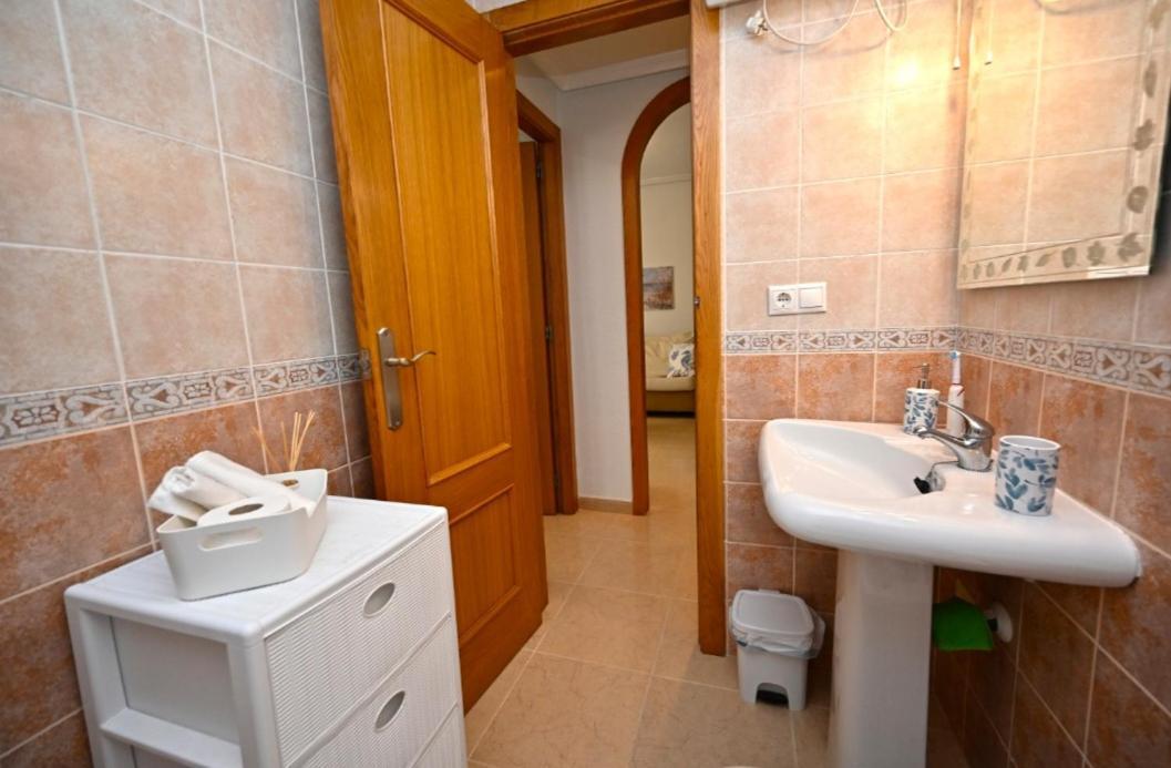 Beach Apartment Торевиеха Екстериор снимка