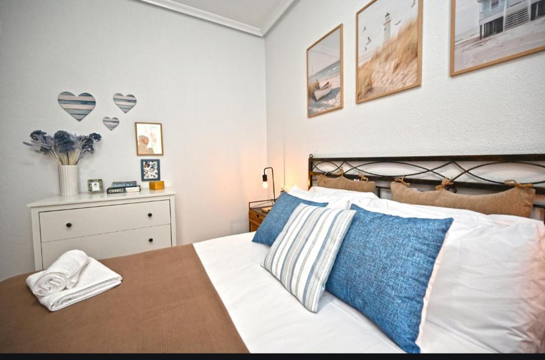 Beach Apartment Торевиеха Екстериор снимка