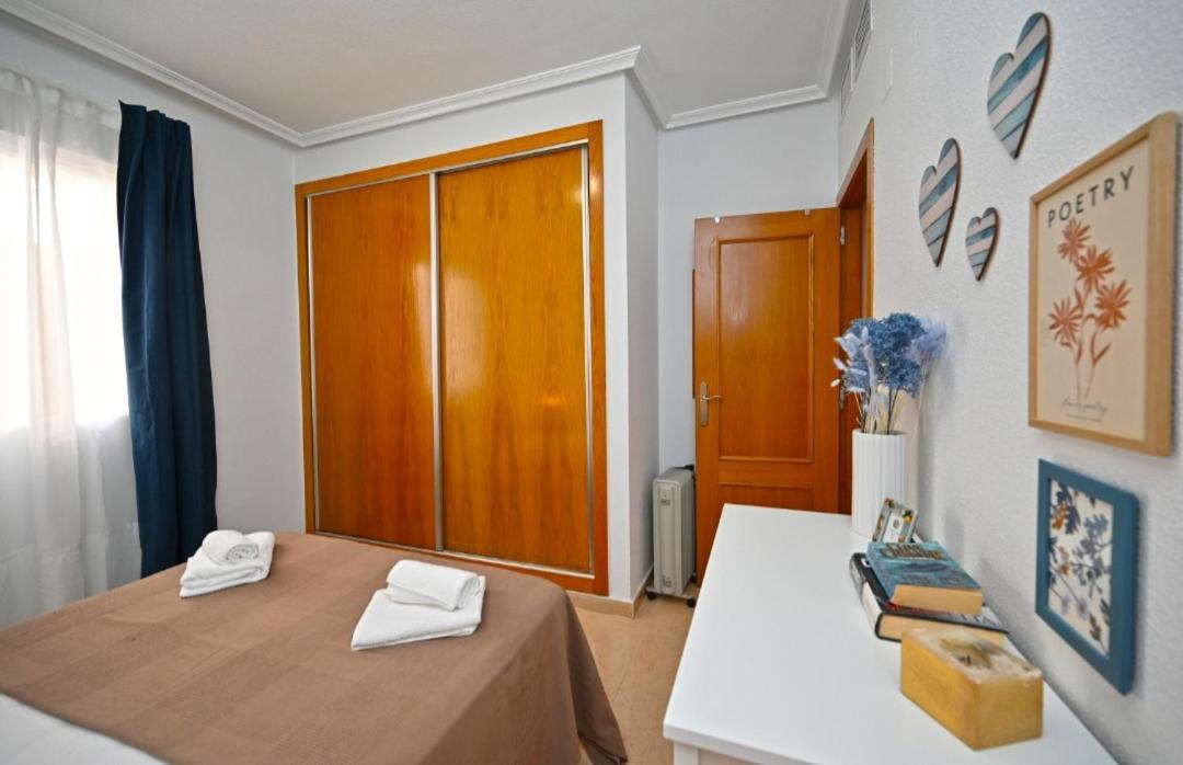 Beach Apartment Торевиеха Екстериор снимка