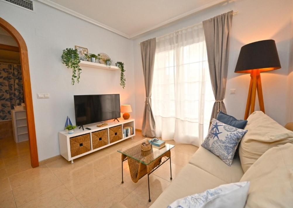 Beach Apartment Торевиеха Екстериор снимка